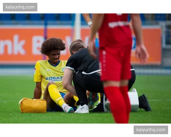 莱万特三月场均射门9.8次,进攻输出为保级队中最低水平 莱万特三月场均射门9.8次,进攻输出为保级队中最低水平